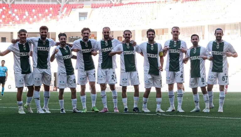 bursaspordan-malatyada-govde-gosterisi-8-gol-ve-zafer-xVYa2EM3.jpg