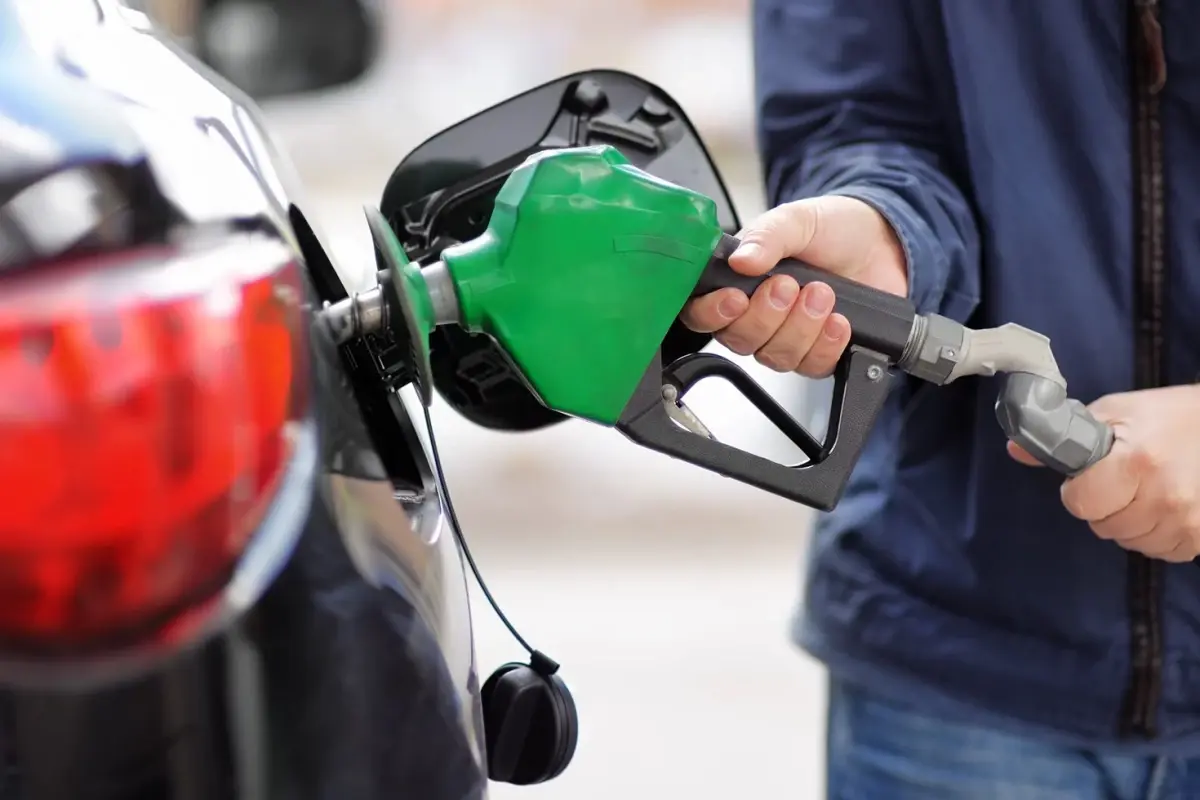 arac sahipleri dikkat benzine 1 lira zam geliyor um3MJVSX