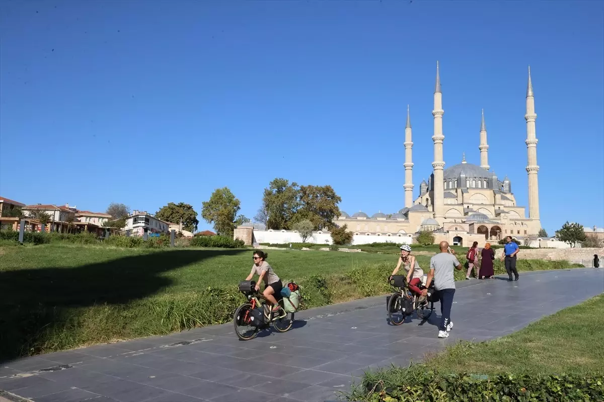 isvicreli gezginler turkiye etabini tamamladi kyP9x8XC