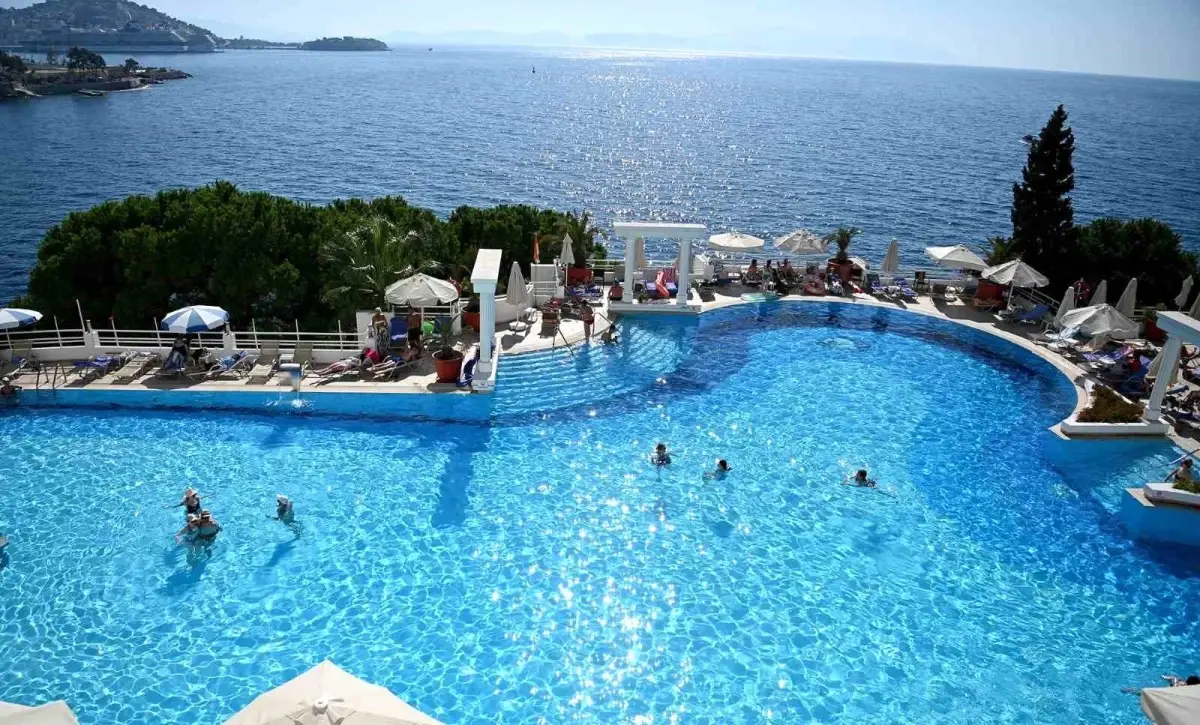 kusadasi belediye baskani omer gunel birlikte gucluyuz turizmcilerimizin yanindayiz sIh4S1RX