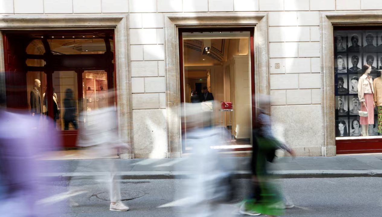 abden uc ulkeden uc luks markaya para cezasi OF7Gj3Vz.jpg