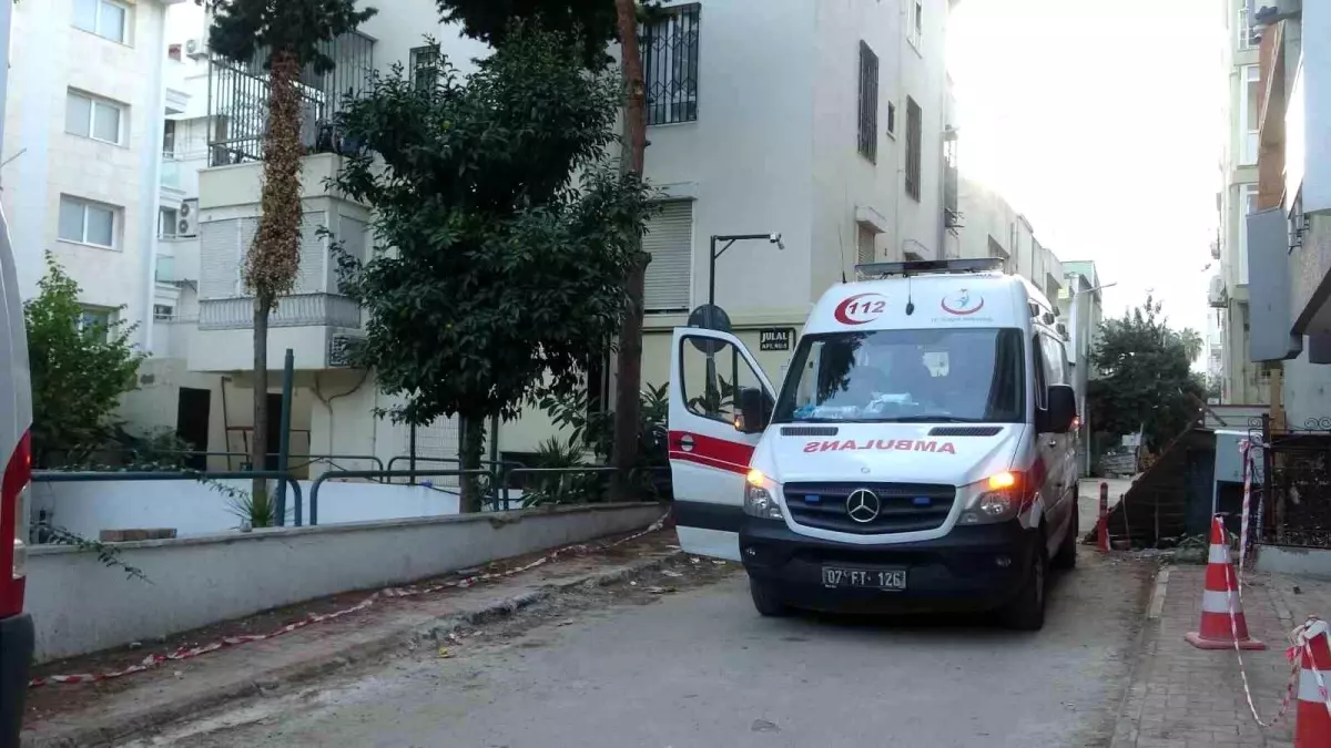 antalyada 72 yasindaki avukat evinde olu bulundu 1cJLXXXX.jpg