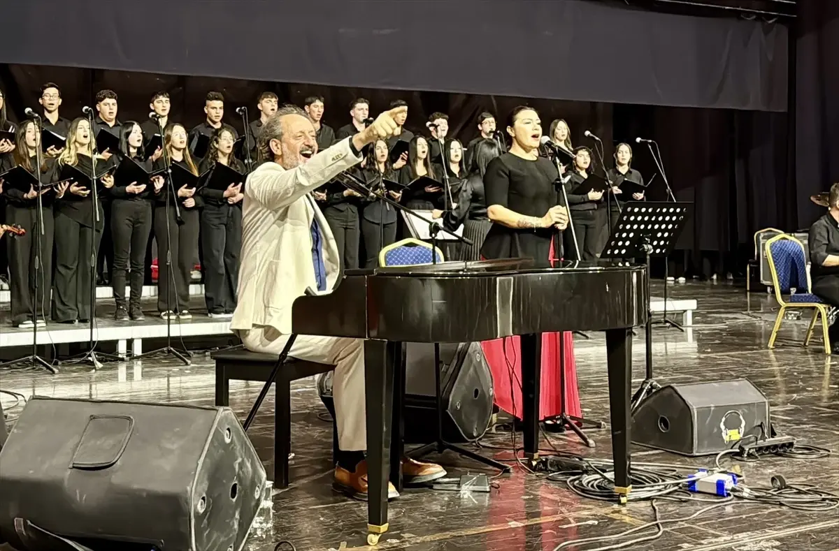 kirsehirde kim var sanat etkinligi duzenlendi X4zldAUB.jpg