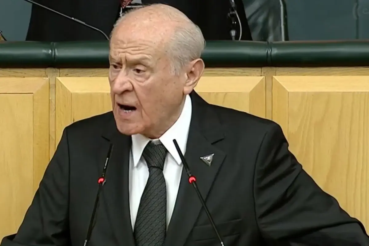 mecliste biji serok apo slogani atilmasina bahceliden ilk yorum c4DmNsPK.jpg