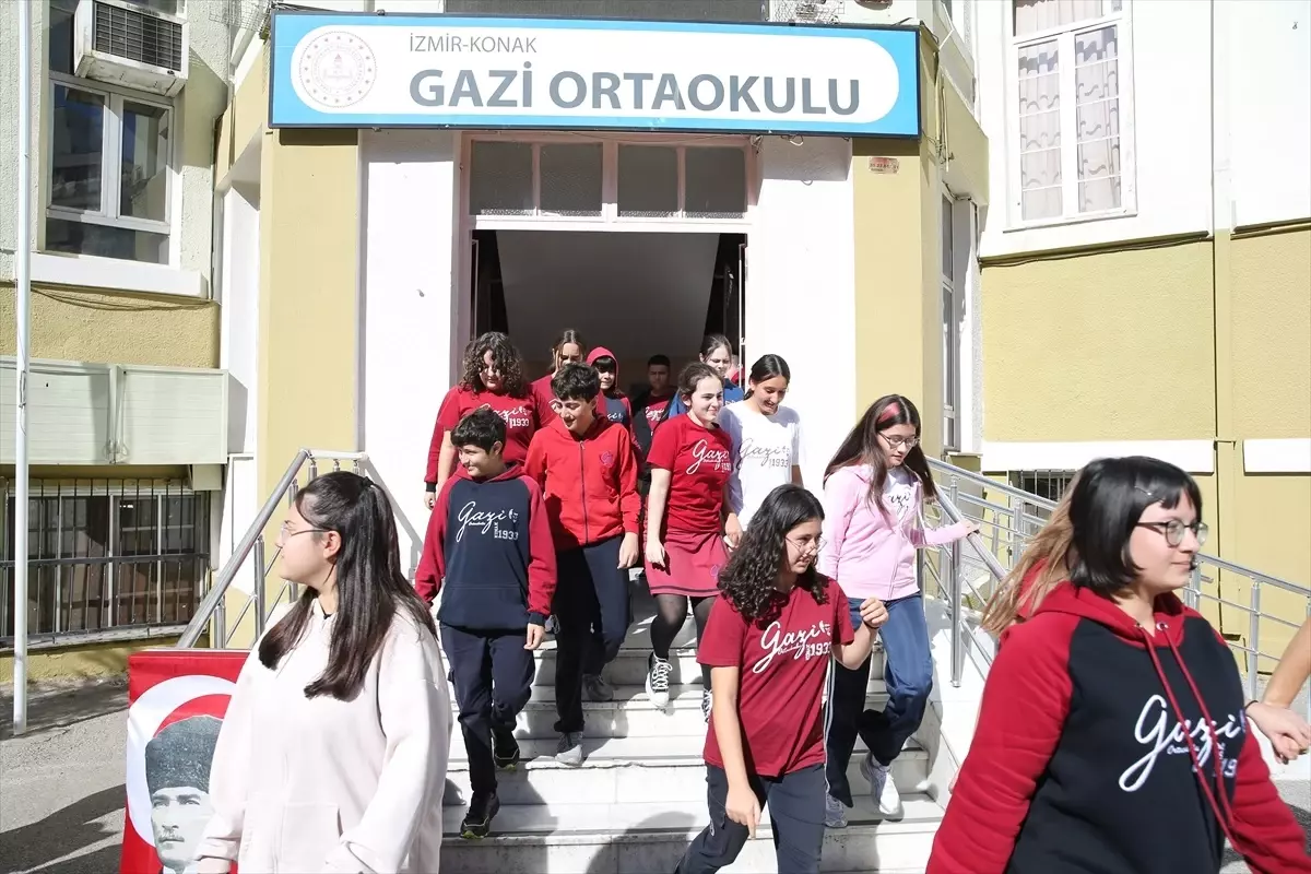 okullarda afet tatbikatlari gerceklestirildi MdYqeck3.jpg