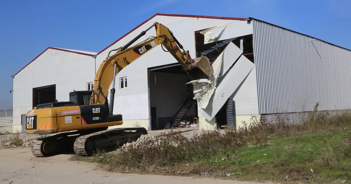 bursa niluferde imara aykiri iki yapiya yikim 64zYEWv8.webp