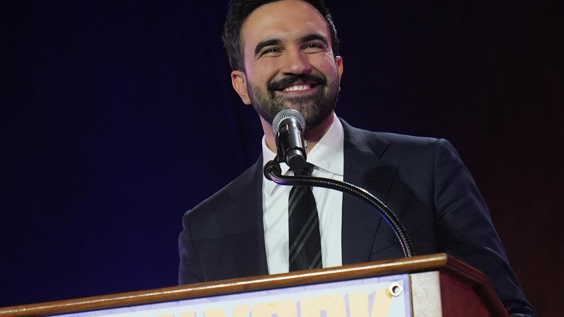 new yorkta devrim gibi secim trumpin kabusu oldu musluman sosyalist ve gocmen belediye baskani zohran mamdani kim NIeISvHj.jpg