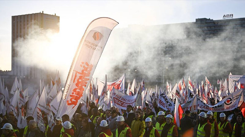 polonyali komur madencilerinin protestosu uzerine hukumet madencilik yasasi taslagini kabul etti bZRr1JEe.jpg